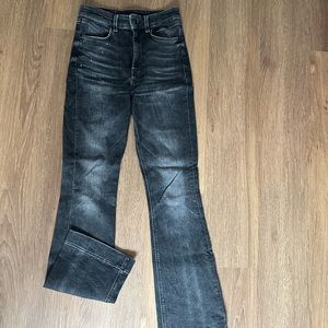 Guess barely wore black jeans